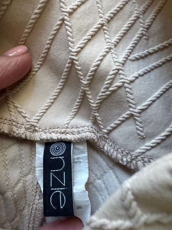 Onzie The Selenite Midi Leggings in Nude Beige - Picture 11 of 11